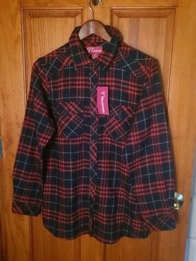 Tradition Red and Black Plaid Flannel Shirt Mens Size Medium New
